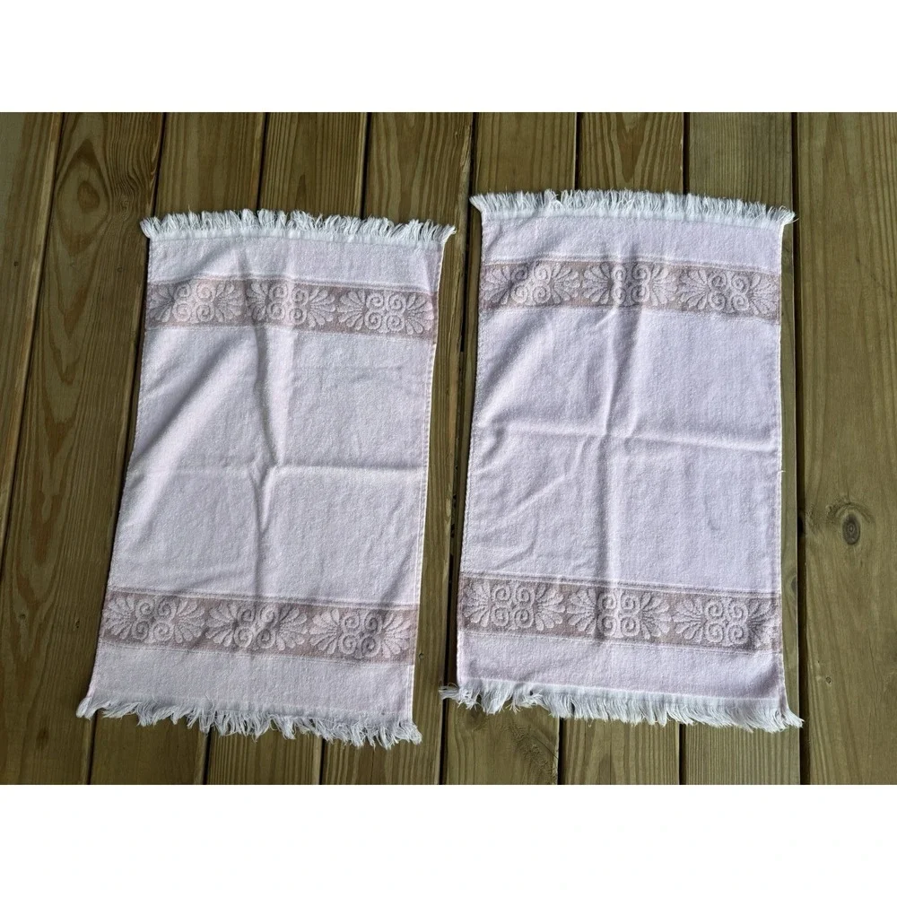 2 Vintage MCM Cannon Monticello Pink Sculpted Hand Towels